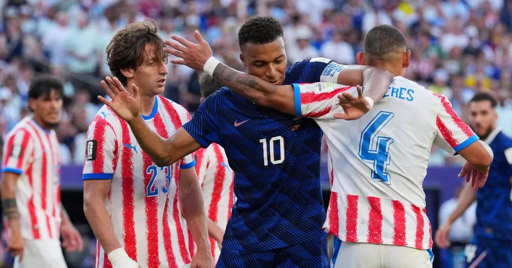 Pemain tim nasional Prancis merayakan kemenangan atas Paraguay di Piala Dunia 2026